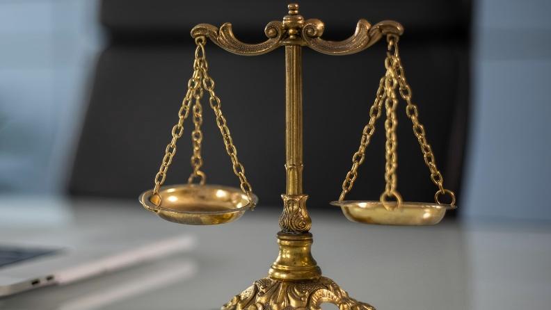 因工骨折，但没有签订劳动合同该怎么赔工伤