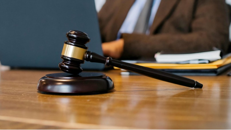 一直欠债,一直被对方要求高额的赡养费怎么办