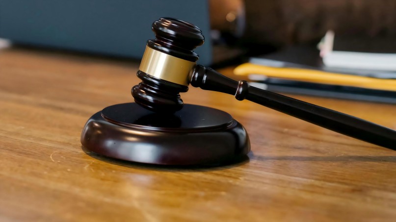 货车司机在工作中双臂被截肢怎么办