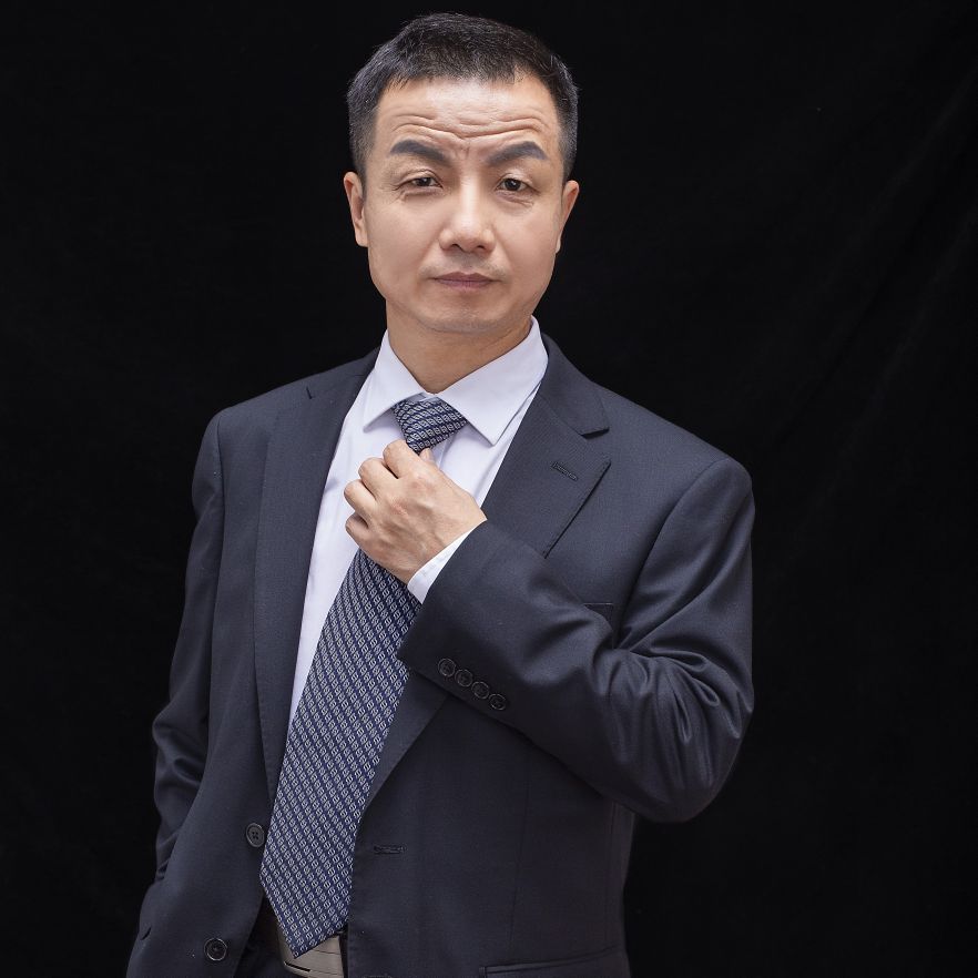 李伟