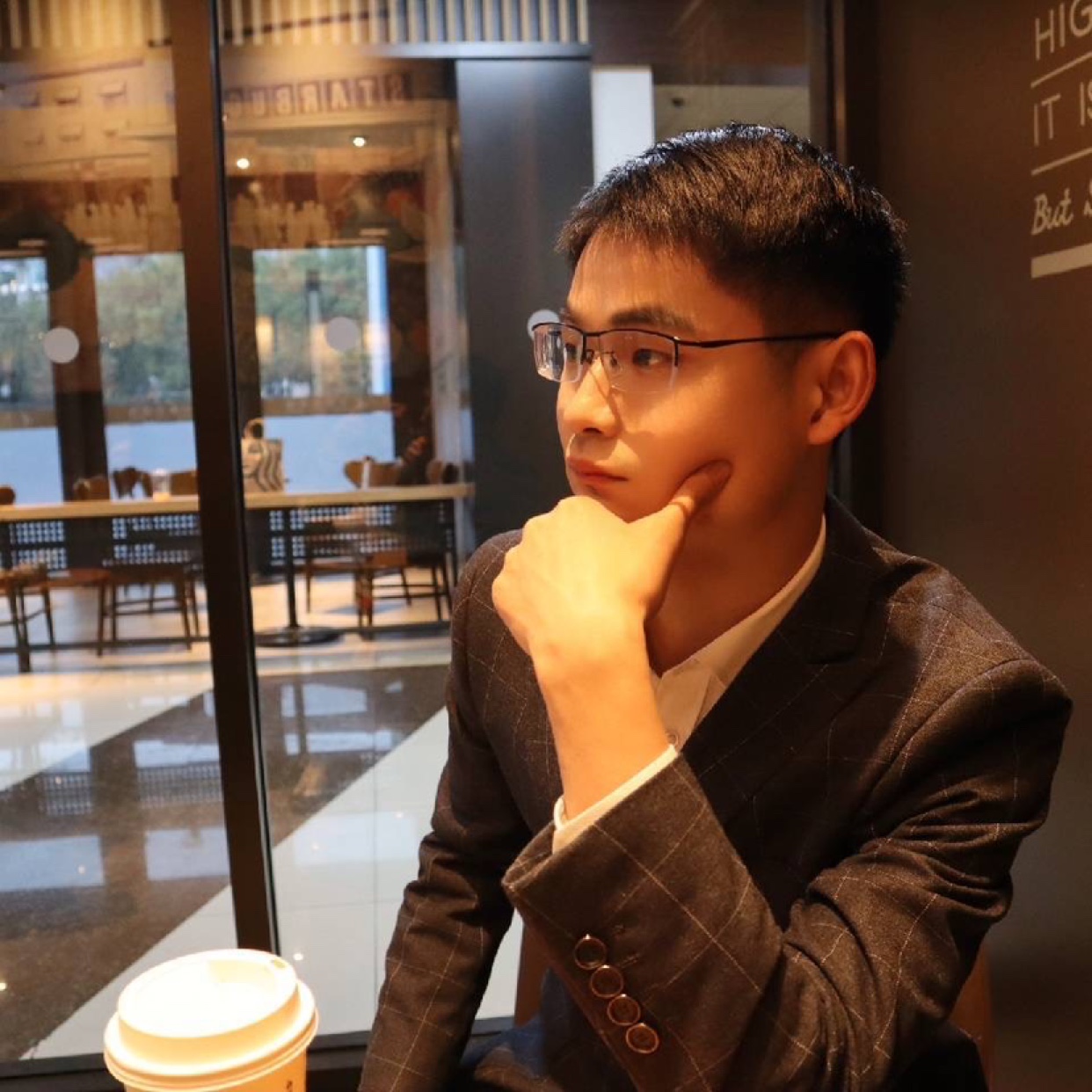 李钦含