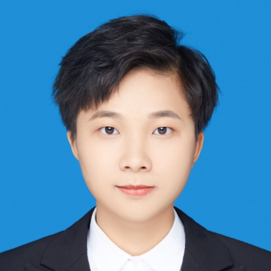 覃柳欣