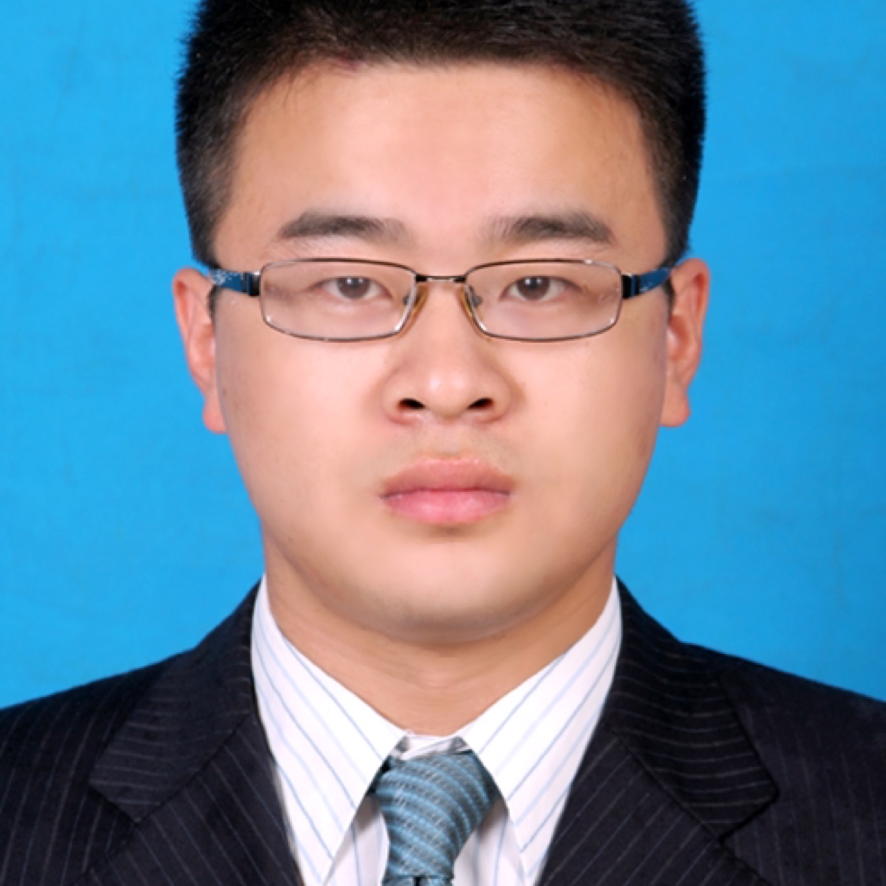 潘栋