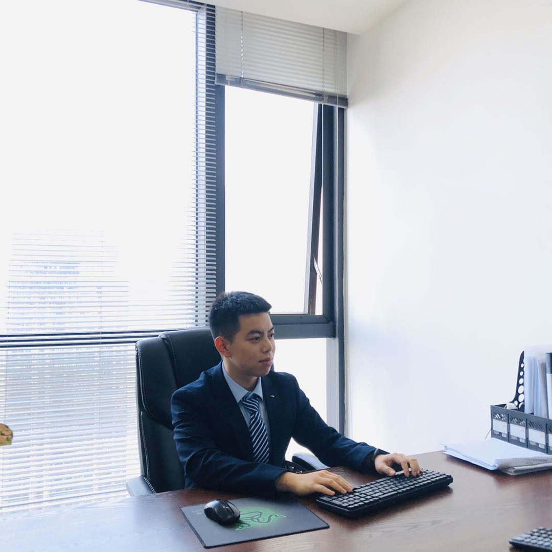 李昊穹