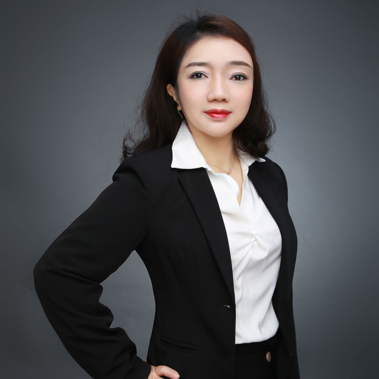张婕