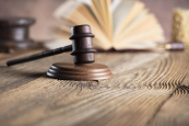 仲裁申请恢复劳动关系，若被支持，仲裁期间的工资如何计算？