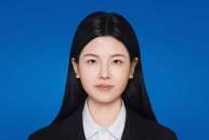 10岁孩子在学校被同学推倒，手腕骨折，谁该担责？