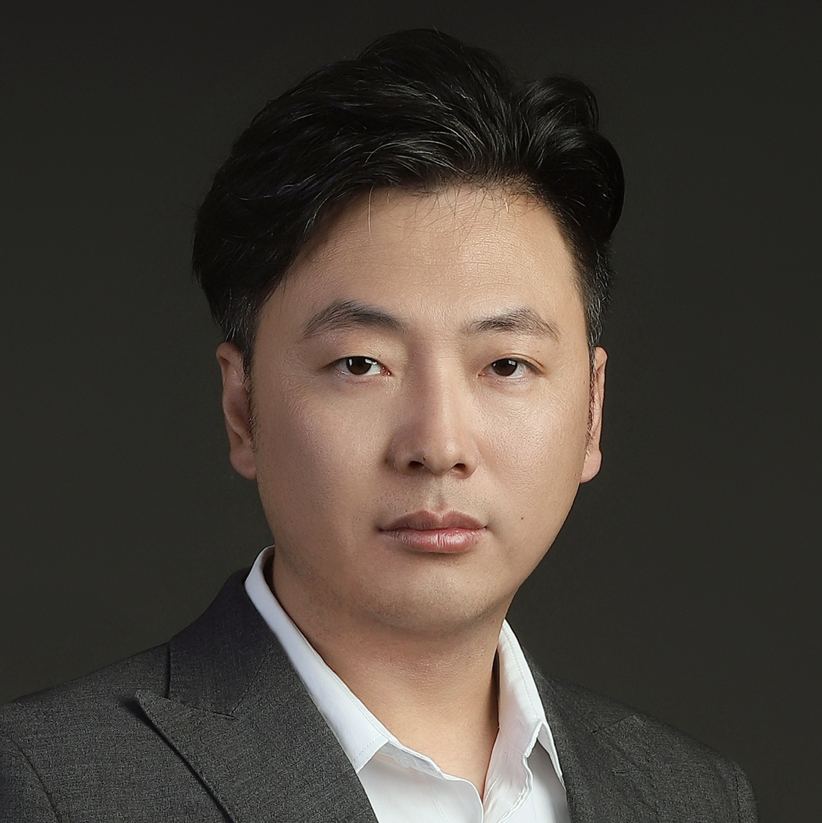 王俊