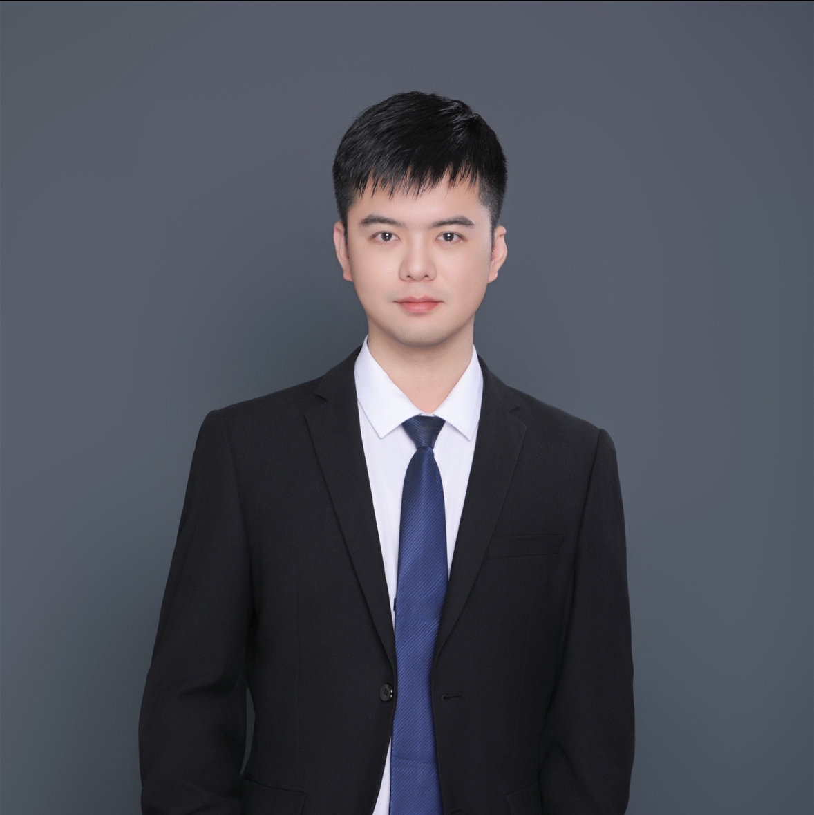王明