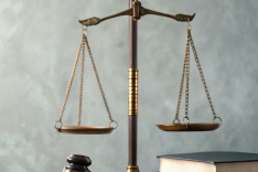 劳动者和企业发生纠纷，该不该告？——写给劳动者的“诉讼决策指