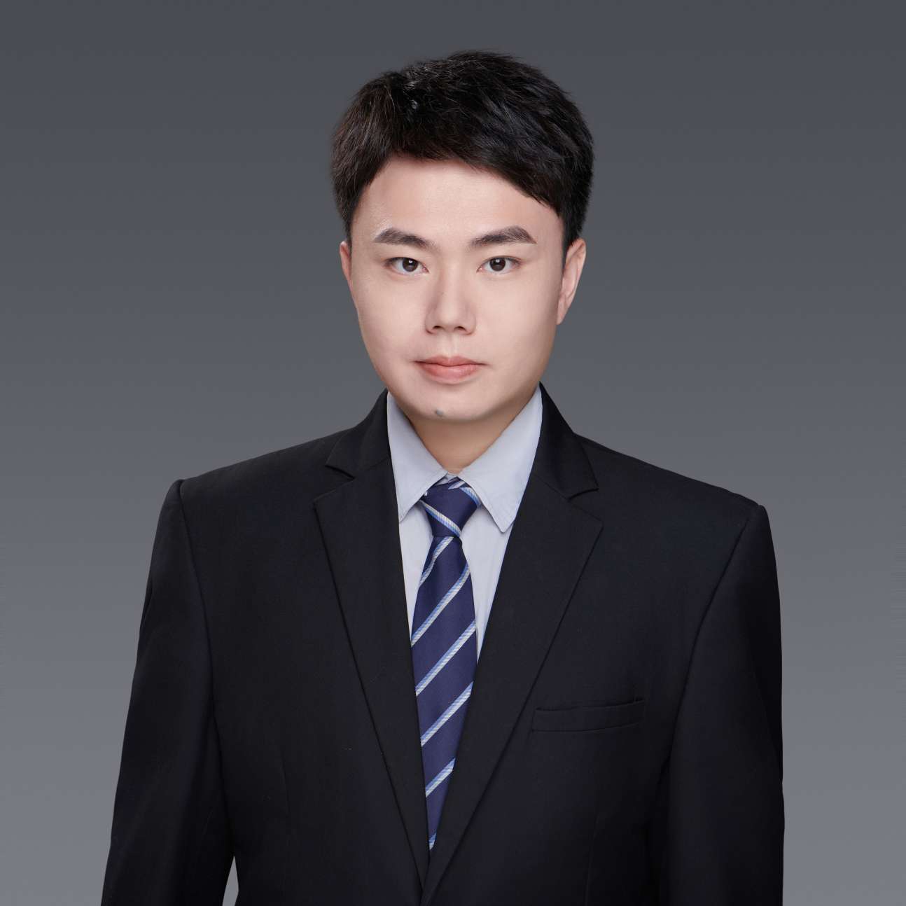 郑津彤