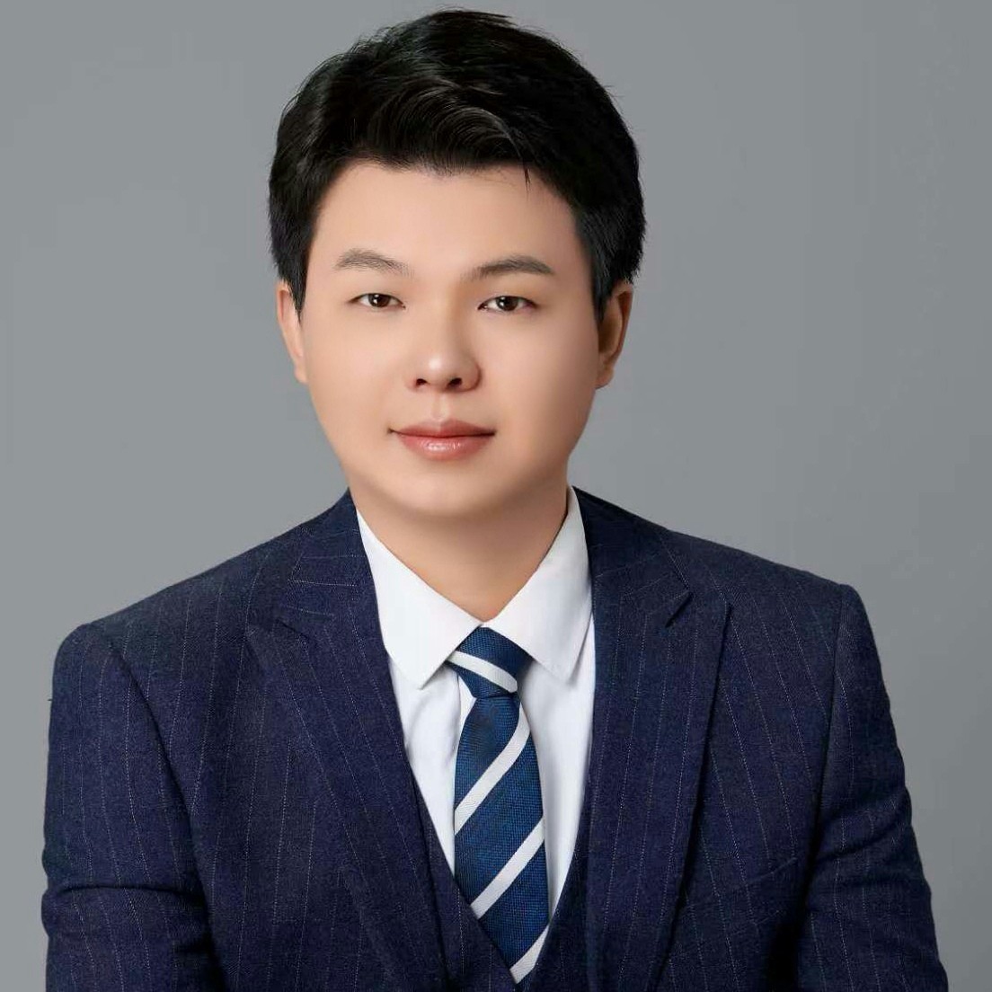 雷文彬