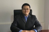 老公朋友叫他喝酒赌博可以起诉追责或者起诉离婚吗？