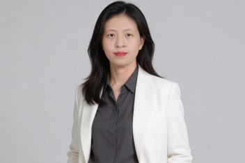 超市门口的石墩子绊倒人，超市该不该负责？