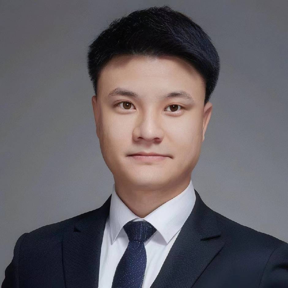 鲍奕辰