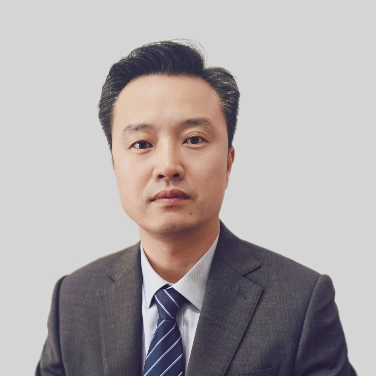 王明